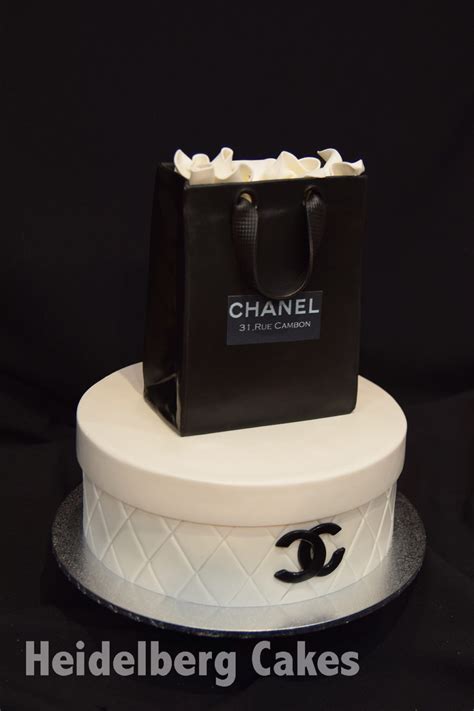 chanel shopping bag cake